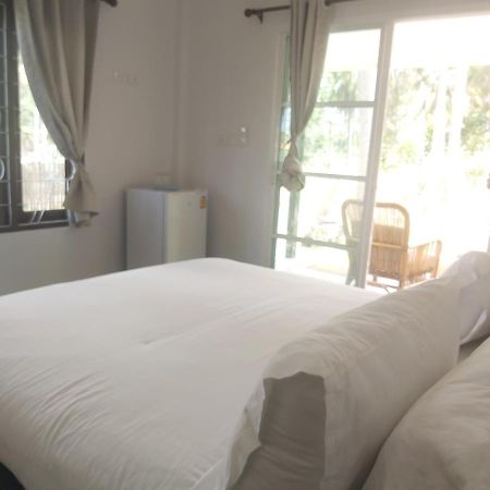 Nice Home Stay At Samroiyod Baanphakrimlay Buitenkant foto